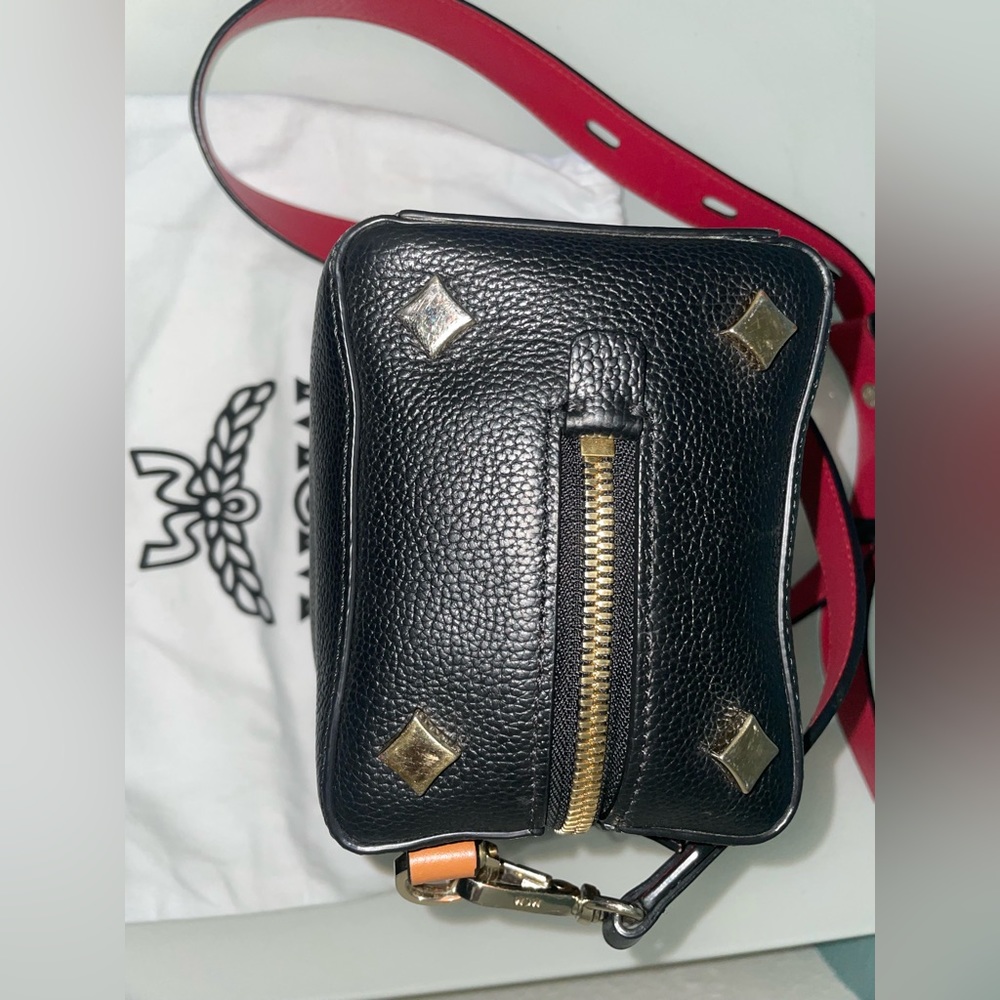 MCM Milano Boston Bag (Pre-Owned) - Picture 6 of 10